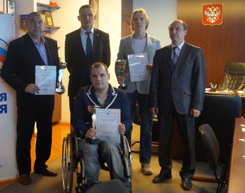 Пловцов Дмитрия Кокарева и Леонида Ерзутова наградили в Нижнем Новгороде