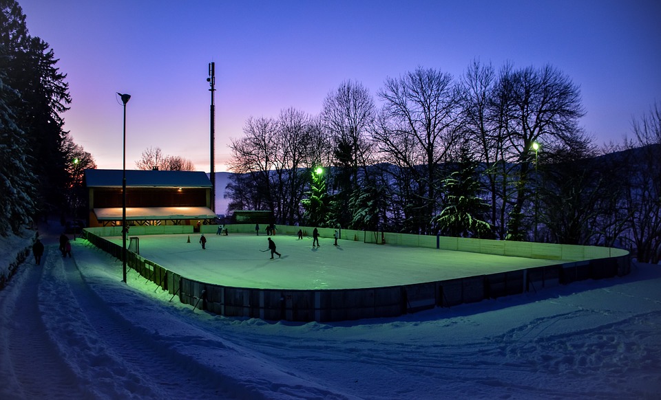 Сразу несколько хоккейных коробок отремонтировали в Автозаводском районе к зиме