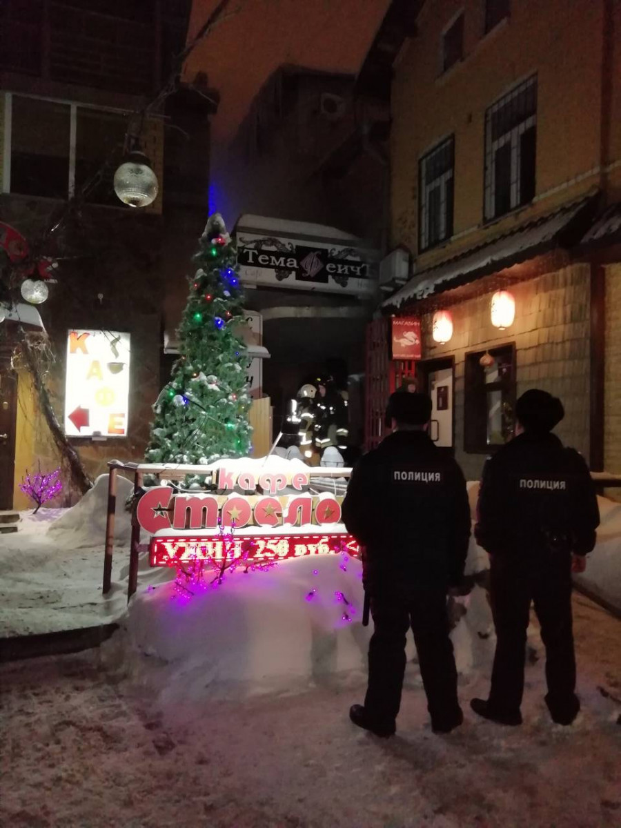 Пожар произошел в заведении на улице Рождественской