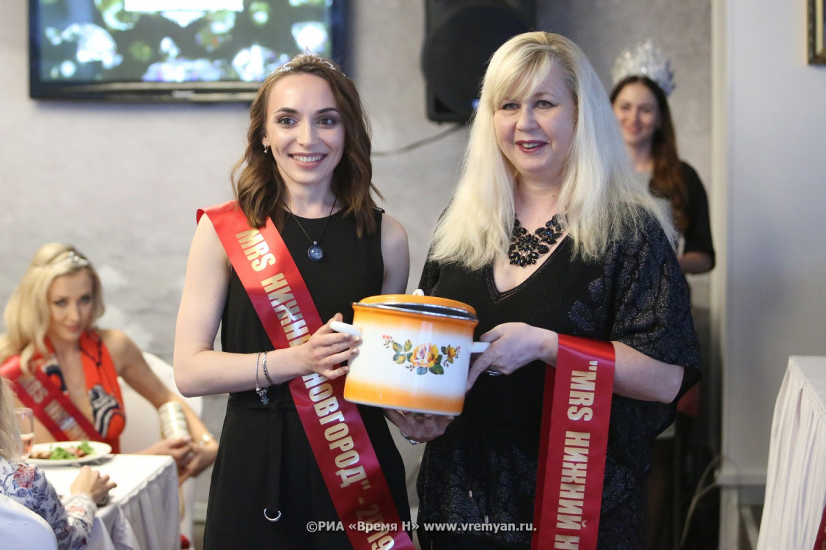 Участницы «Миссис Нижний Новгород 2019» сменили кастрюли на короны