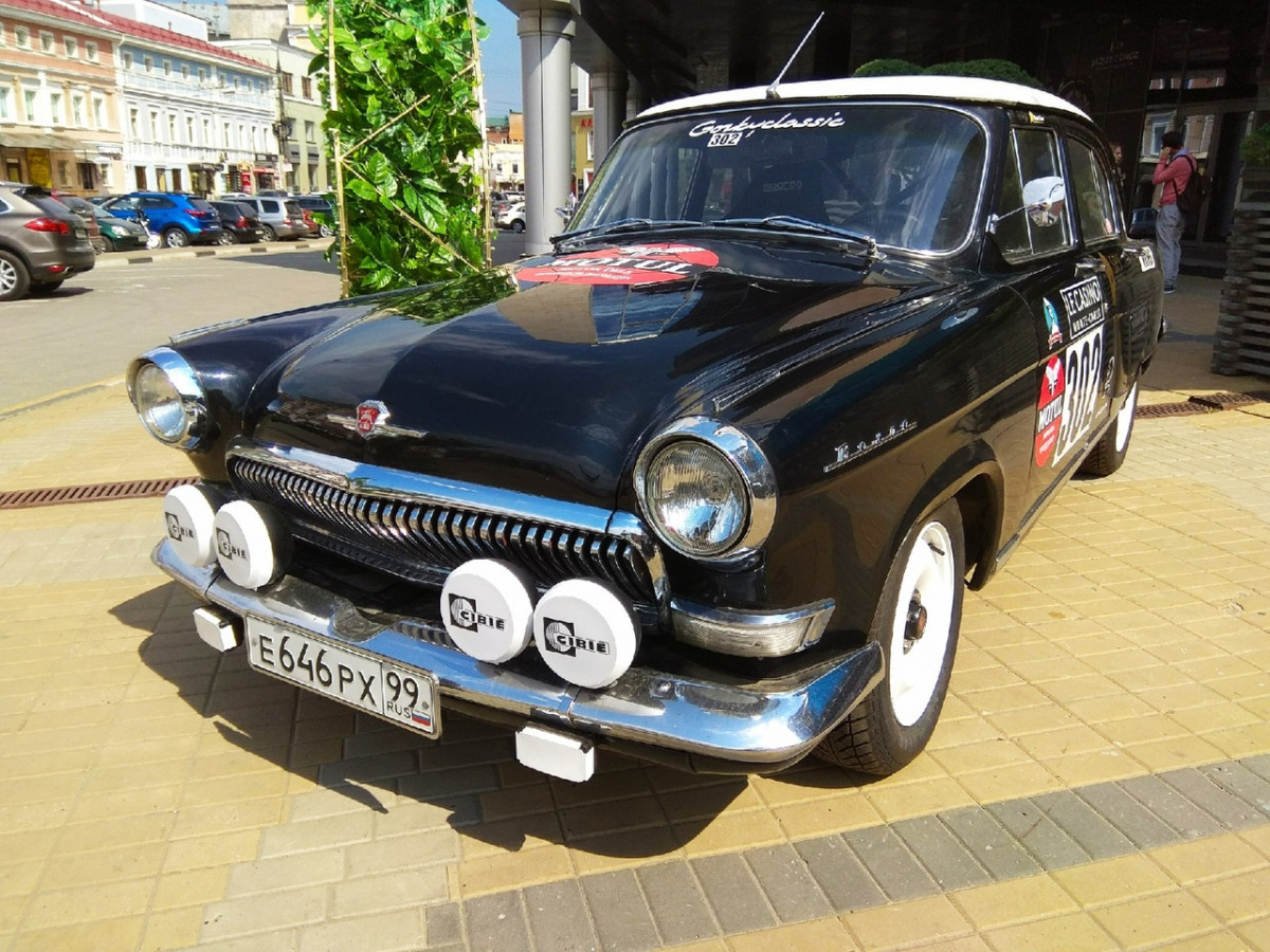 «Победа-Спорт» и «Волга» ГАЗ-21 открыли фестиваль ретро автомобилей «Горькийклассик Нижний 800»