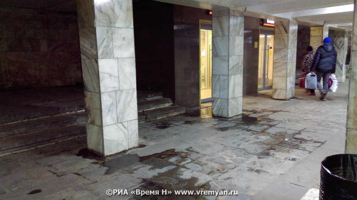 Подземный переход перед станцией метро «Московская» превратился в отхожее место