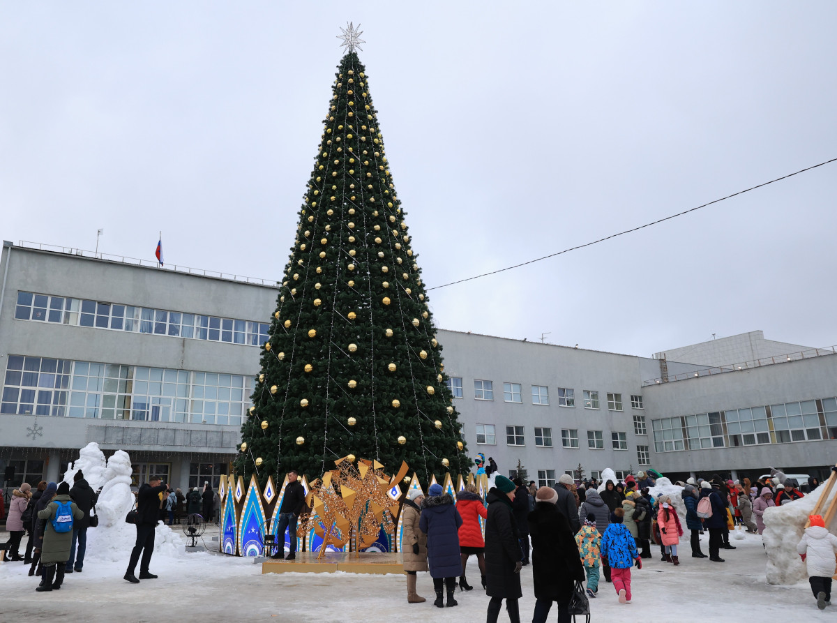 Главная новогодняя площадка открылась в Дзержинске