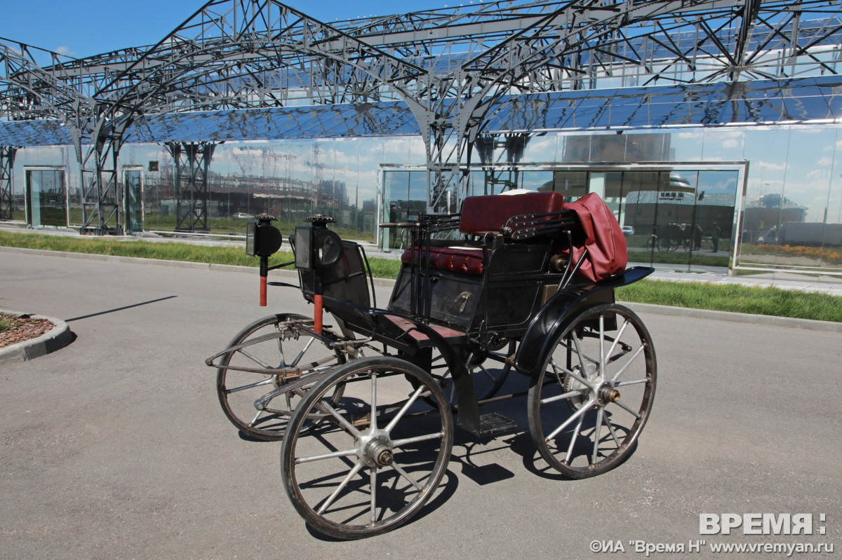 Нижегородцам показали ретроавтомобиль конца XIX века