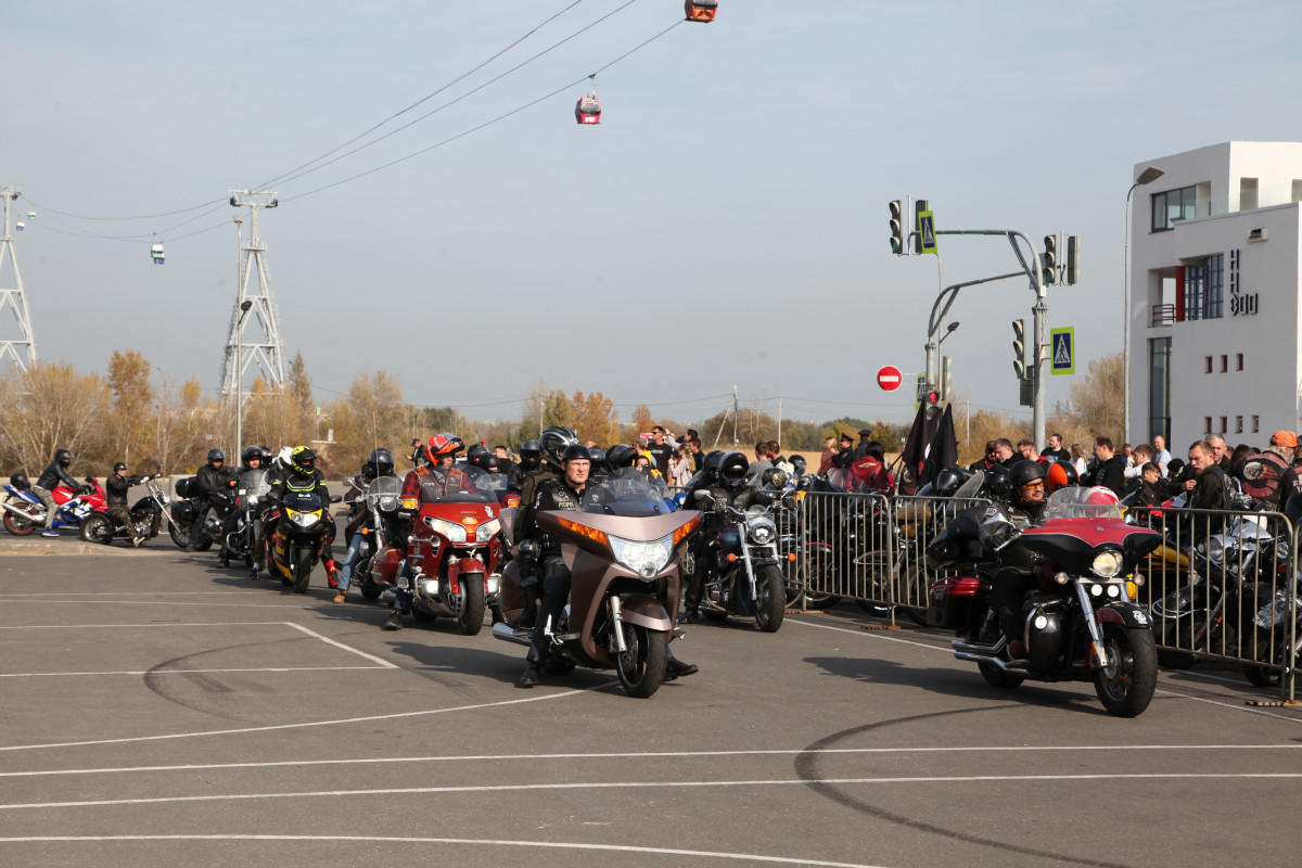 закрытие мотосезона 15 мотоциклы колонна мотоциклистов
