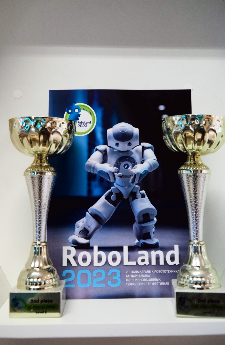 Команды детского технопарка «Кванториум Нижний Новгород» стали победителями и призерами фестиваля RoboLand