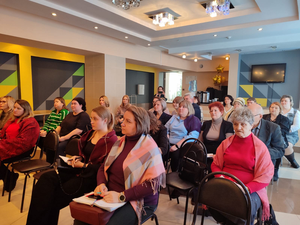 Более ста представителей нижегородских НКО приняли участие в выездных семинарах Дома народного единства