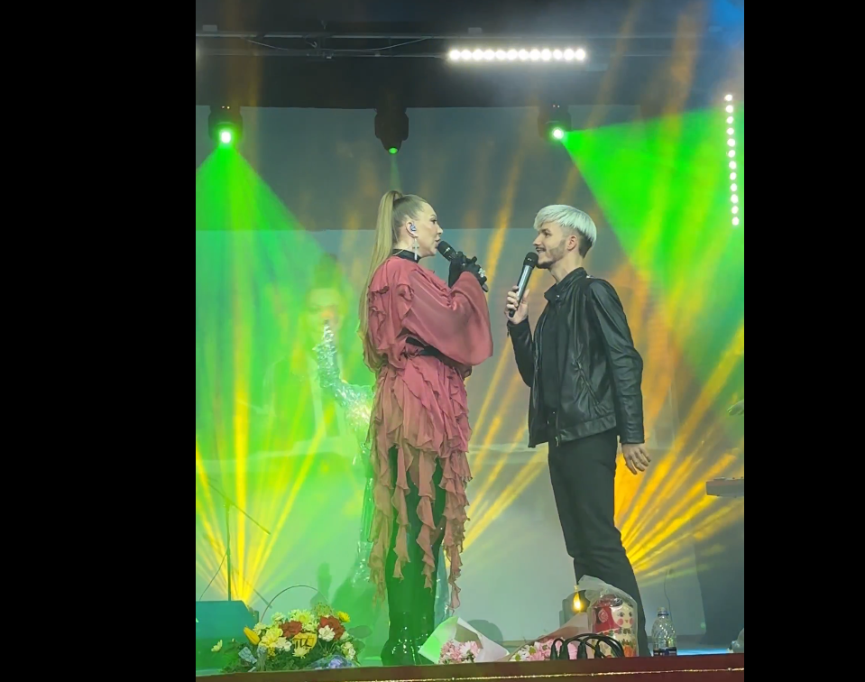 Нижегородская певица дала патриотический концерт в Семенове