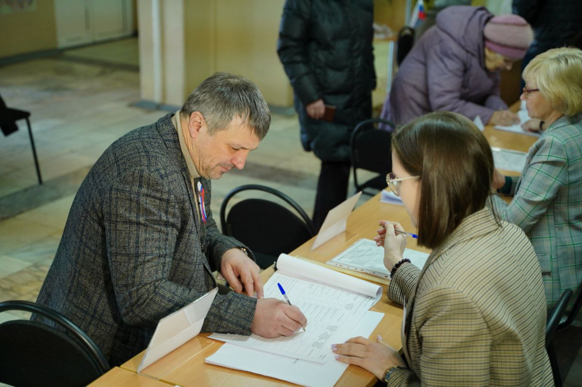 Глава Дзержинска Иван Носков проголосовал на выборах президента РФ