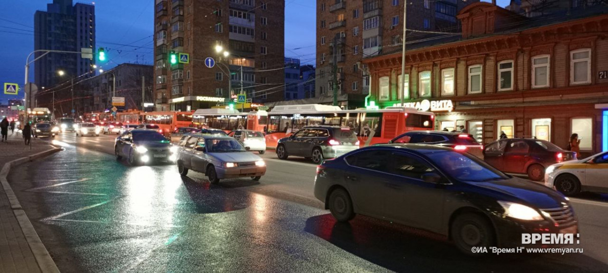 Огромные пробки образовались в центре Нижнего Новгорода из-за нескольких ДТП
