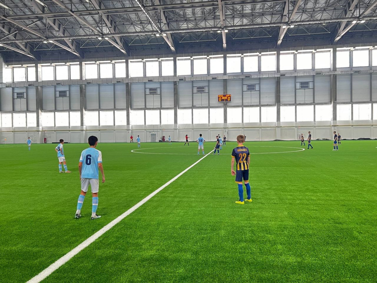 Тестовый матч состоялся на новом футбольном манеже в городе Бор