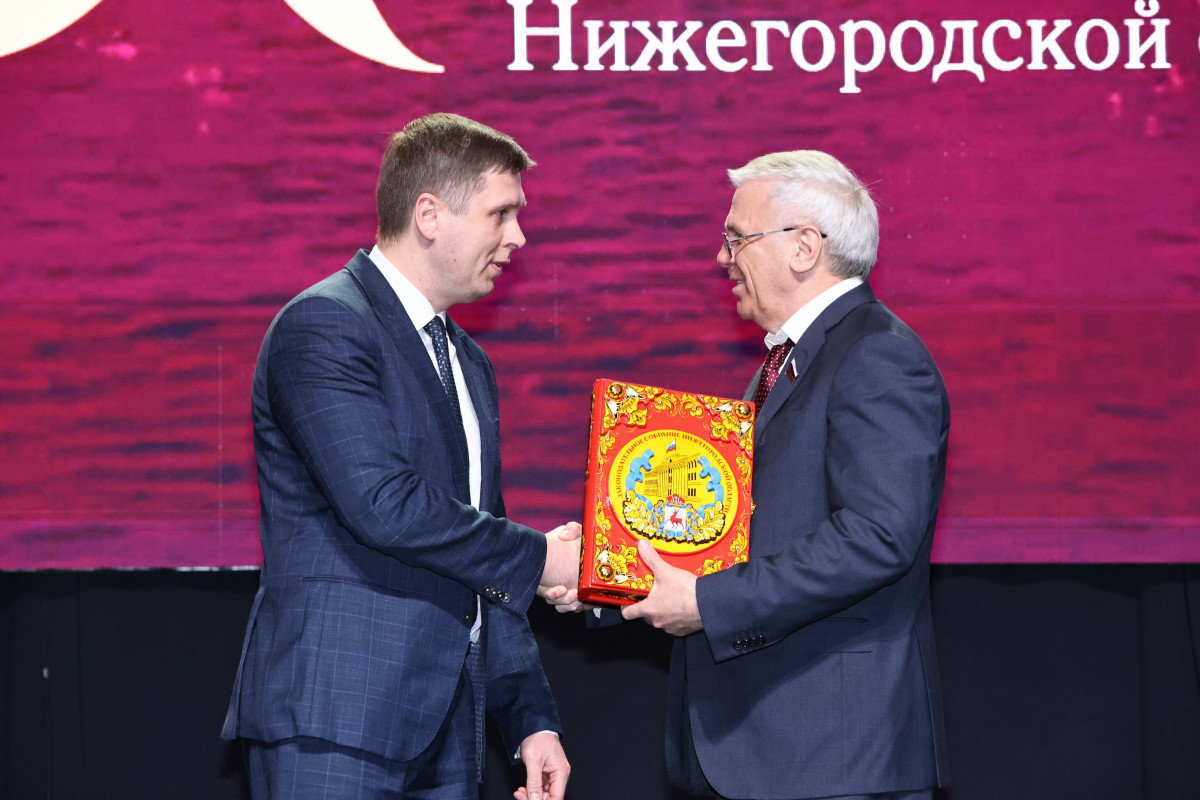 Орденом «За гражданскую доблесть и честь» награжден спикер регионального парламента Евгений Люлин