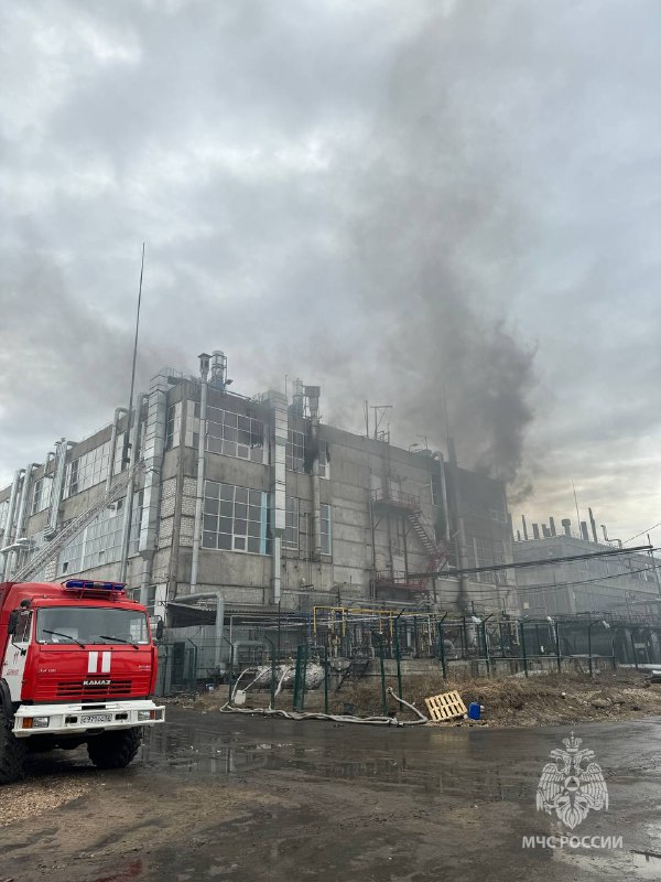 125 эвакуировано из горящего здания на Игумновском шоссе